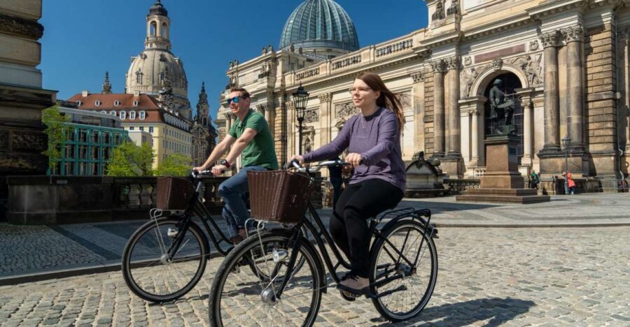 Dresden: Bike Rental - City Bike with Option Children Seat - Picking Up Your Bike by Frauenkirche (QF Passage, Neumarkt 2)