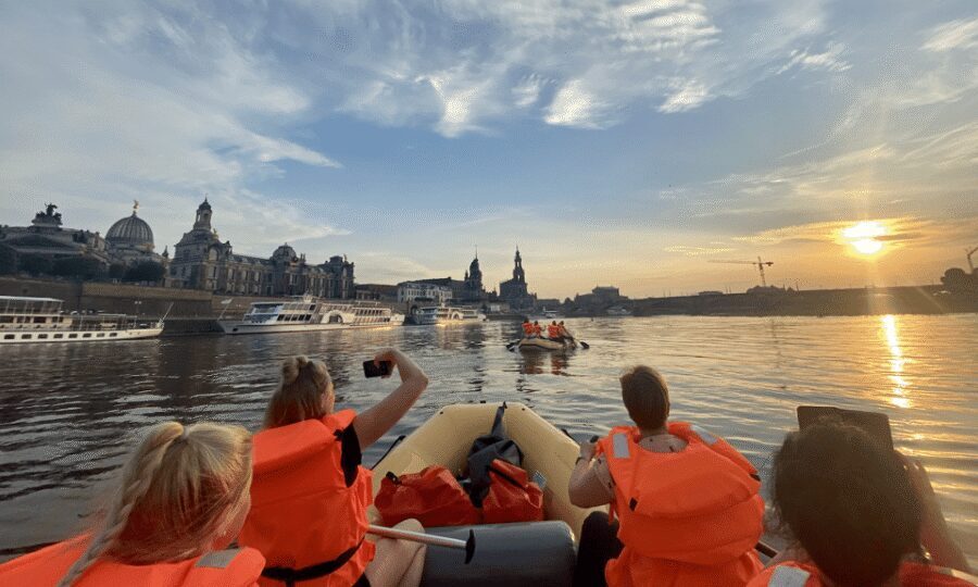 Dresden: Bootstour im Schlauchboot durch die Altstadt - Where the tour starts: Körnergarten to Blue Wonder