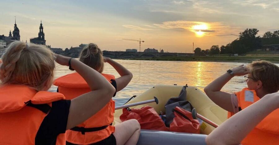 Dresden: Bootstour mit dem Schlauchboot Loschwitz - Radebeul - Why Dresden by Schlauchboot beats the usual walking route