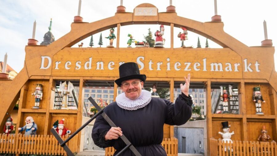 Dresden: Christmas Sightseeing Tour with a 'Pflaumentoffel' - Castle Stable Courtyard Medieval Market: A Different Backdrop for the Same Season