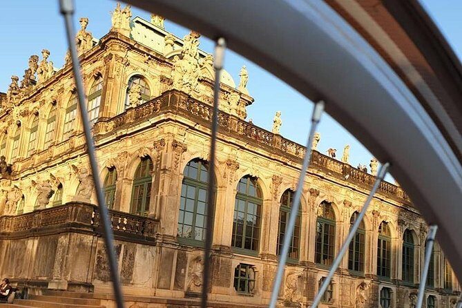 Dresden Highlights - Big city tour with bike - Elbufer: The UNESCO Connection and the 30-Minute Reset by the River