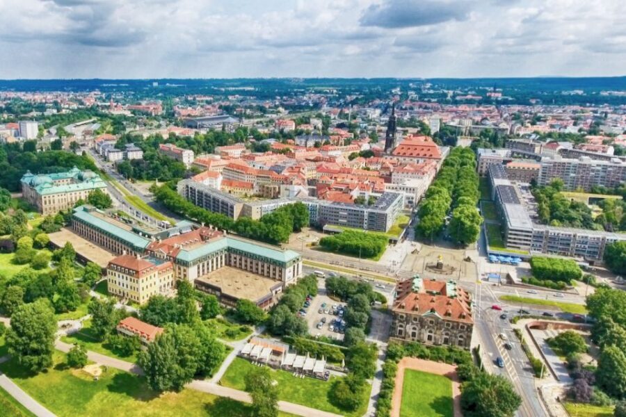 Dresden Neustadt: Scavenger Hunt for Children - Dreikönigskirche tower views and the Martin-Luther-Kirche stop