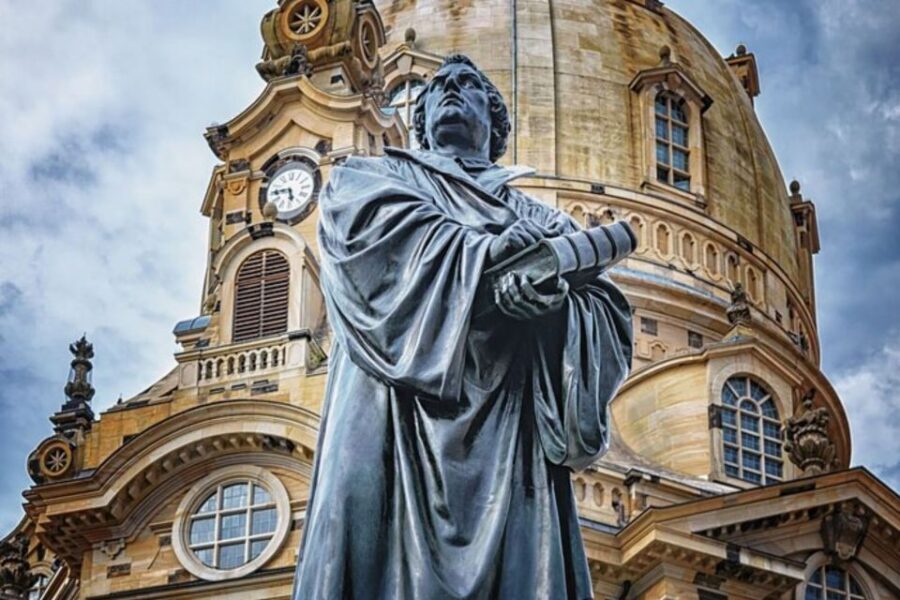 Dresden: Private custom tour with a local guide - Walking Route Focus: Photo Stops and Monument Exteriors