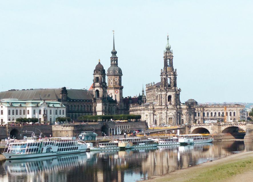 Dresden: Segway Tour Along the Elbe and Old Town - Getting ready at Königsufer and learning the Segway fast
