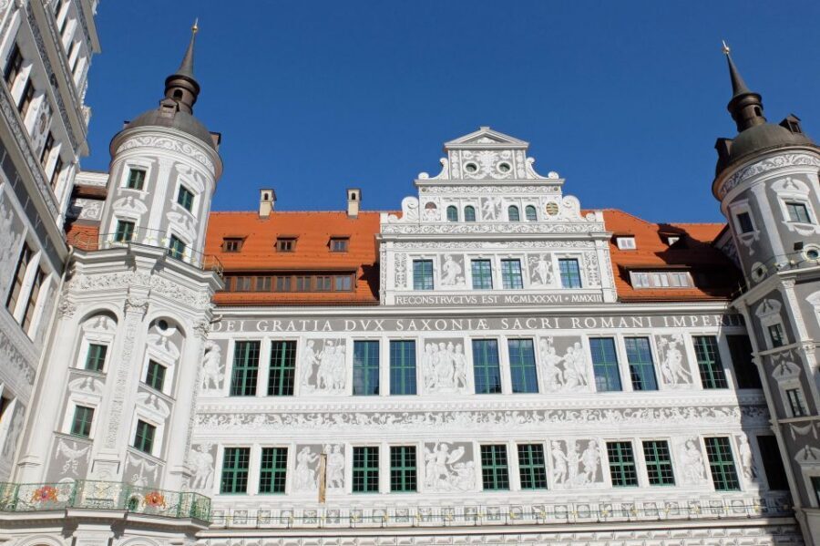 Dresden: Shared Small Group Walking Tour in English - Neumarkt and the finish near Brühl’s Terrace: choose your next hour wisely