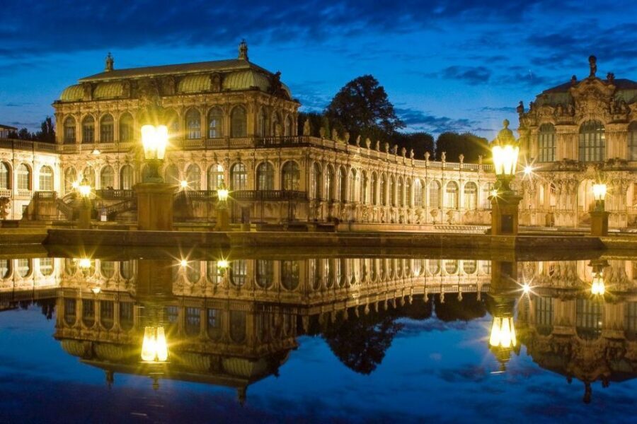 Dresden: Smile Tour with Prosecco - How the WWII destruction story gets woven into a walking route