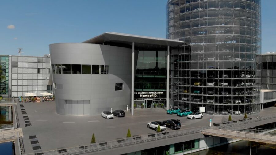 Dresden: Tour of VW's Transparent Factory - The 45-Minute Overview: The Questions the Guide Will Answer