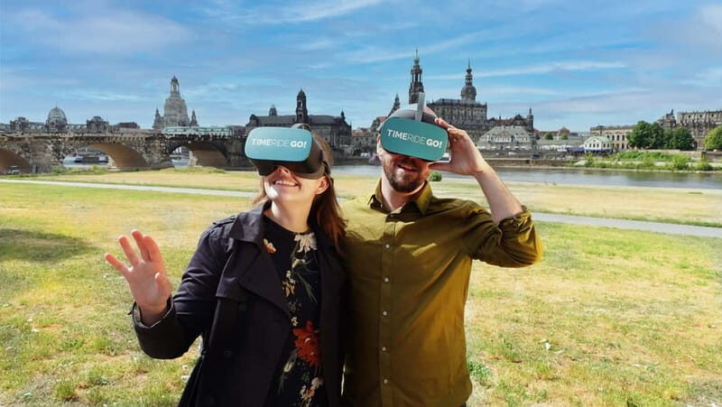 Dresden: Walking Tour with Virtual Reality elements - Walking Dresden while the city “rewinds” in VR