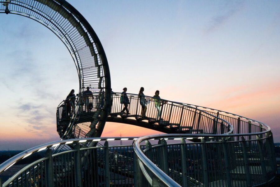 Duisburg: Guided Evening Tour at "Tiger and Turtle" - The Climb Up: From the Rollercoaster Moment to the Top