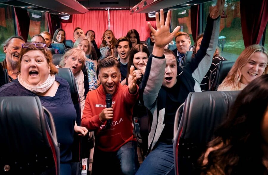 Düsseldorf: 1.5-Hour Comedy Bus Tour - Price and Timing: Getting Value for $39 and 90 Minutes