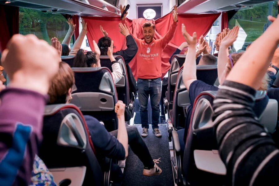 Düsseldorf: 1.5-Hour Comedy Bus Tour - Where You Meet: Kunstakademie on Fritz-Röber-Strasse