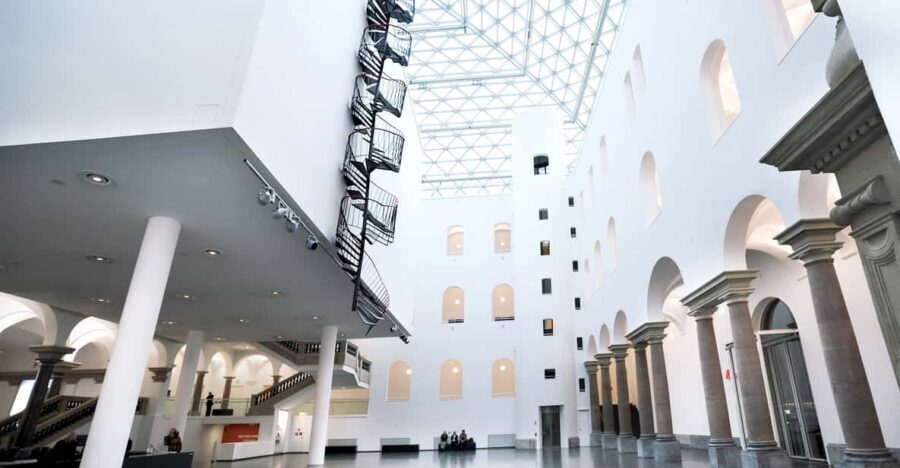 Düsseldorf: Art:walk museum pass - Art:walk pass in Düsseldorf for a true walking museum weekend
