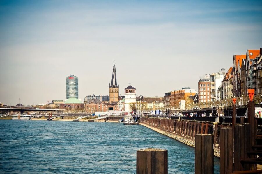 Düsseldorf-Carlstadt: Outdoor Escape Game with Game Master - Puzzle Style in the Streets: Codes, Architecture, and What to Do When You’re Stuck