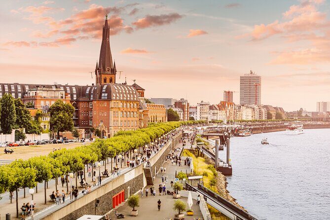 Dusseldorf: City Walk Audio Guide in 7 Languages on your Phone - The walk length and timing that helps you plan
