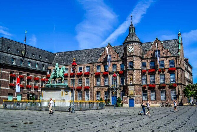 Dusseldorf: City Walk Audio Guide in 7 Languages on your Phone - Rhine Tower area and Rhine views: the easy start that sets the mood