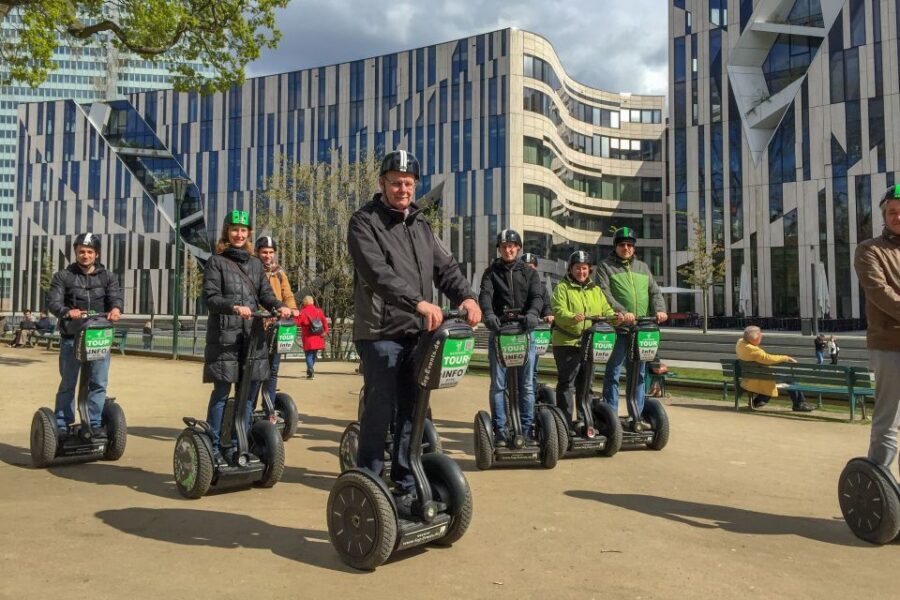 Düsseldorf: Classic City Segway Tour - Medienhafen and the Federal State Parliament Glimpse