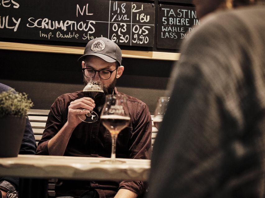 Düsseldorf: Craftbeer & Streetfood - The Altstadt walk: history, culture, and how the guide teaches