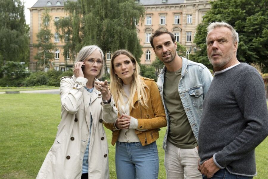 Düsseldorf: Crime Mystery Tour in Pempelfort - Time on your feet: what a 2-hour format feels like