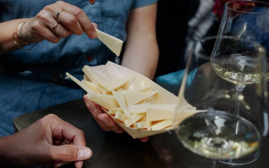 Düsseldorf: Culinary Soul Guided Tour - Starting Point at Rheintraße 3: Get There Early