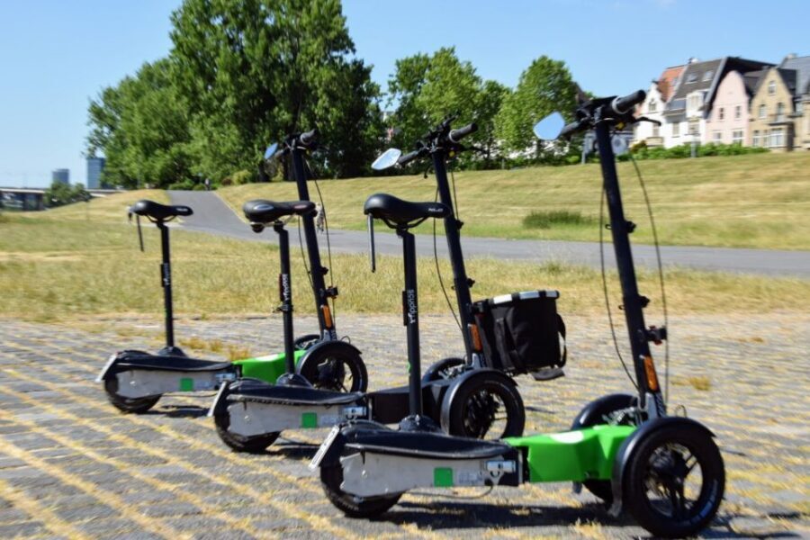 Düsseldorf: E-Scooter City Tour - What Makes the Guide Style Matter