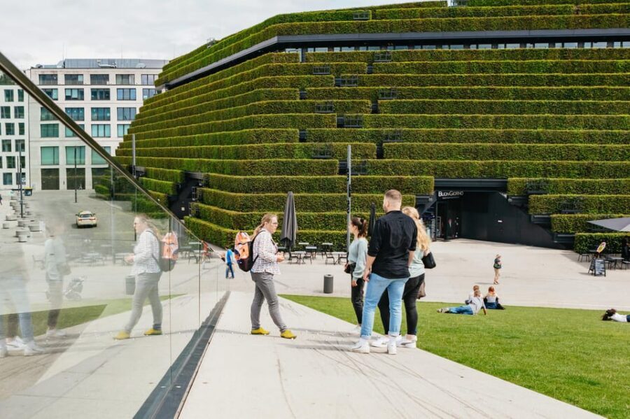 Düsseldorf: Guided City Architecture Walking Tour - Where the Tour Starts: Mannesmannufer and Quick Orientation