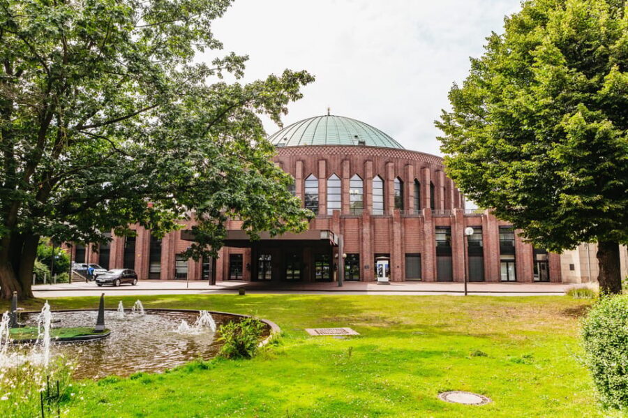 Düsseldorf: Guided City Architecture Walking Tour - Kö-Bogen and Dreischeibenhaus: The “Look Closer” Segment