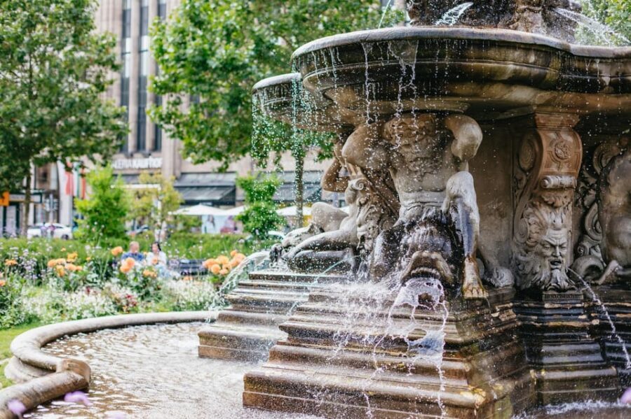 Düsseldorf: Guided City Architecture Walking Tour - The City Museum Stop at Bergerallee 2: The Helpful Break
