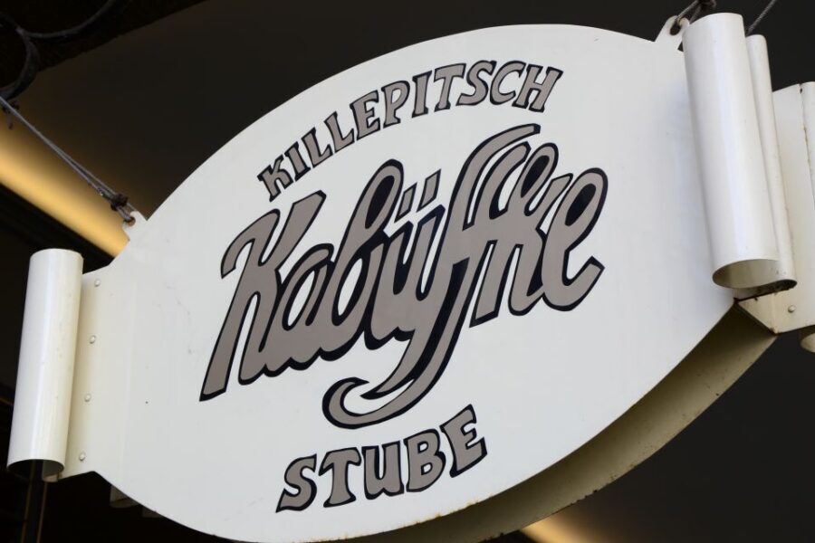 Düsseldorf: Guided Old Town Tour with Beer Break - From Königsallee to Old Town: Luxury shops with a purpose