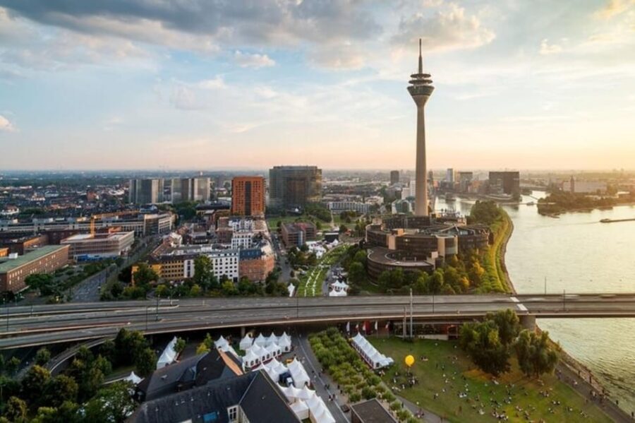 Dusseldorf : Highlights Walking tour with A Guide - Key things you’ll enjoy on this Düsseldorf highlights walk