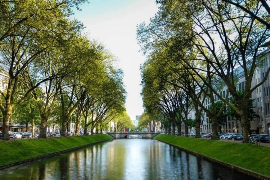 Dusseldorf : Highlights Walking tour with A Guide - Starting at Dreischeibenhaus 1: where your route actually makes sense