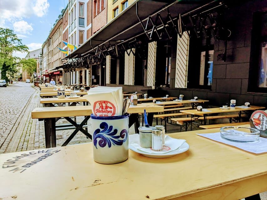 Düsseldorf: Old town and banks of Rhine - heart and lifeline - Start at Triton: how to get your bearings in Düsseldorf