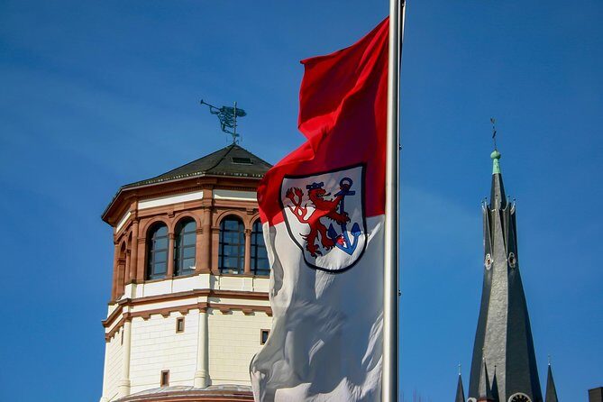 Düsseldorf Old town - guided tour - Marktplatz (14th century) and why the square still matters