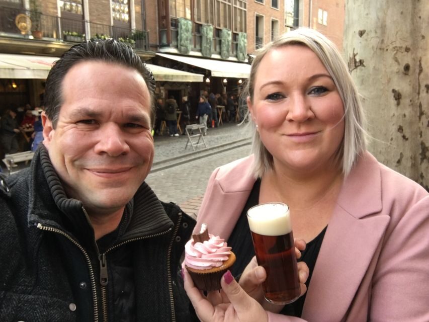Düsseldorf: Old Town Interactive Crime Tour with actor - Düsseldorf Old Town Turns Into a Detective Case