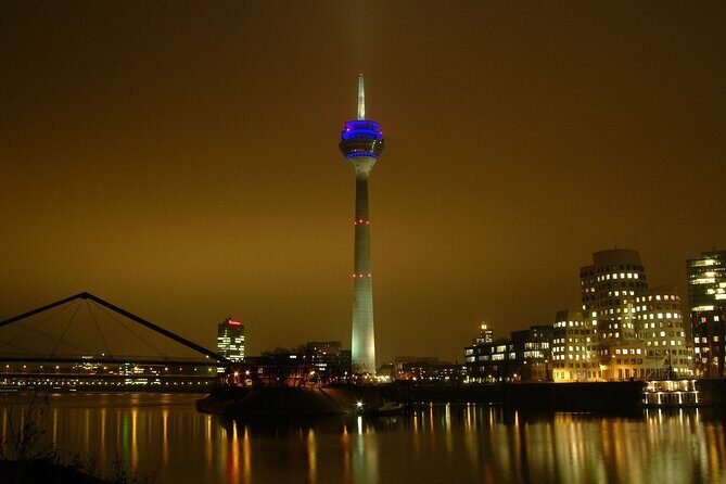 Dusseldorf Private Walking Tour With A Professional Guide - Marktstraße Meets the Altstadt: Starting the Walk in the Right Mood