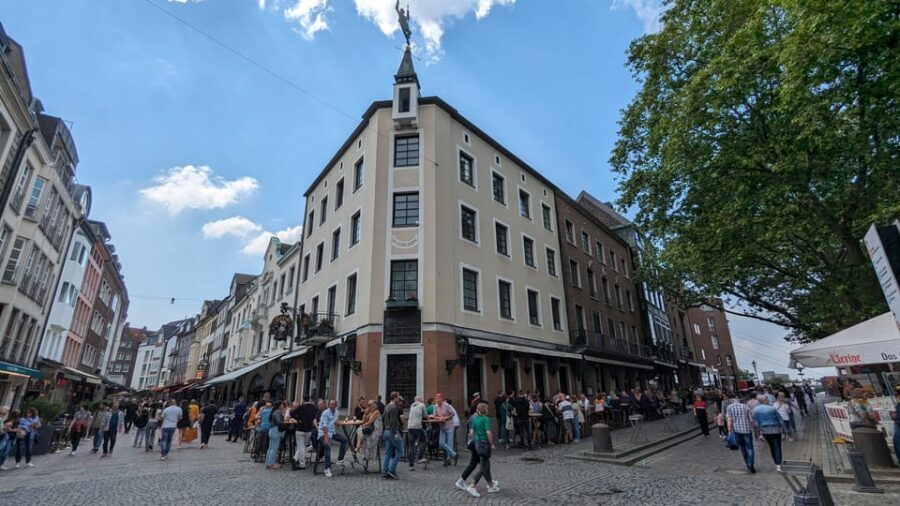 Düsseldorf: Tipping based - Old Town Walking Tour - A 1.5-hour loop that helps you “get” Düsseldorf fast