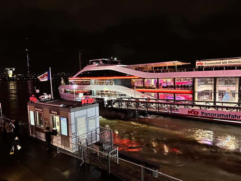Düsseldorf: Winter Afternoon Boat Cruise on the Rhine - Key things that make this cruise work