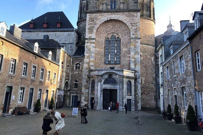 e-Scavenger hunt Aachen: Explore the city at your own pace - How the e-Scavenger hunt works on your phone