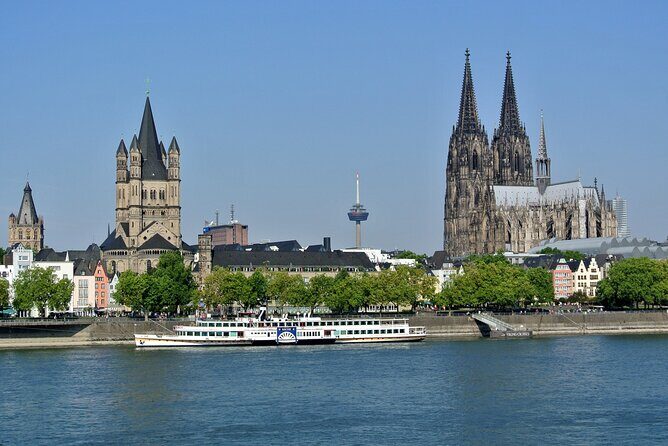 e-Scavenger hunt Cologne: Explore the city at your own pace - The Three Kings relics and 4711: Cologne’s fame in two very different flavors