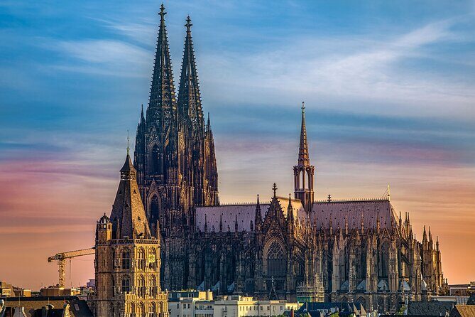 e-Scavenger hunt Cologne: Explore the city at your own pace - Starting at Domplatte: timing, route flow, and how to pace it