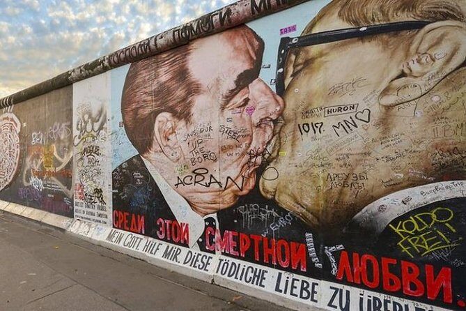 East Meets West: Berlin Food Culture & Street Art - Key highlights at a glance