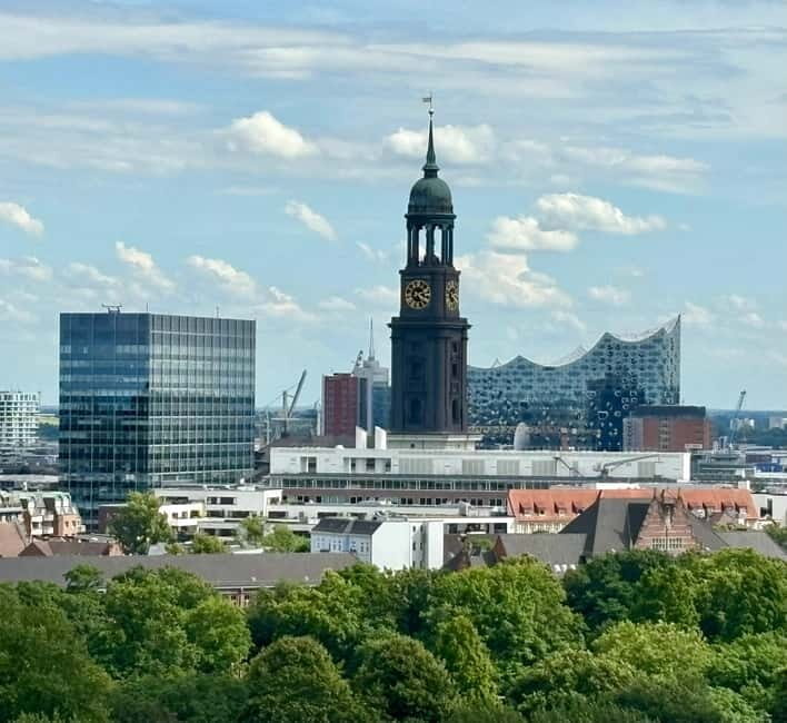 English guided insider tour through the Schanzenviertel - Insider stops for food, activities, and bars (without getting stuck on a meal)