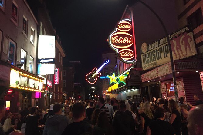 English guided tour Reeperbahn "Red light and Offence" - Zur Ritze: the boxing-ring pub and why St. Pauli likes its toughness