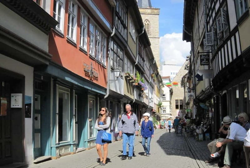 Erfurt: On the road with the bridge builder. Walking tour with anniversary tasting. - Walking over and under the Krämerbrücke arches