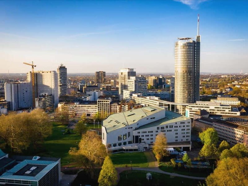 Essen: Express Walk with a Local in 60 minutes - Your route ends near St. Quintin: planning your next move