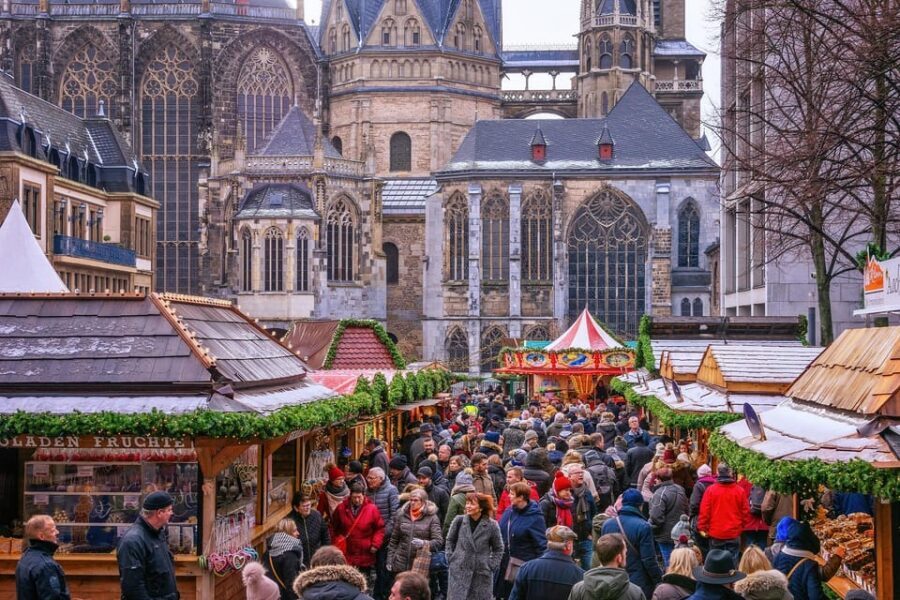 Explore Aachen with Passionate Tour Guides - Why the tour stays small: it changes the whole vibe