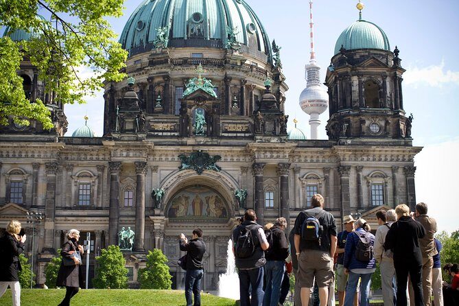 Explore Berlin Shore Excursion: Top Attractions Private Tour from Warnemuende - Memorial of the Berlin Wall at Bernauer Strasse: escapes, watchtowers, and hope
