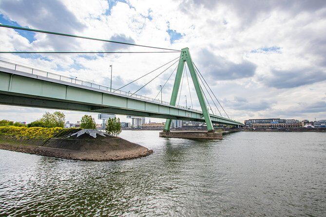 Explore Cologne in 60 minutes with a Local - The Old Market: where daily life and old buildings meet