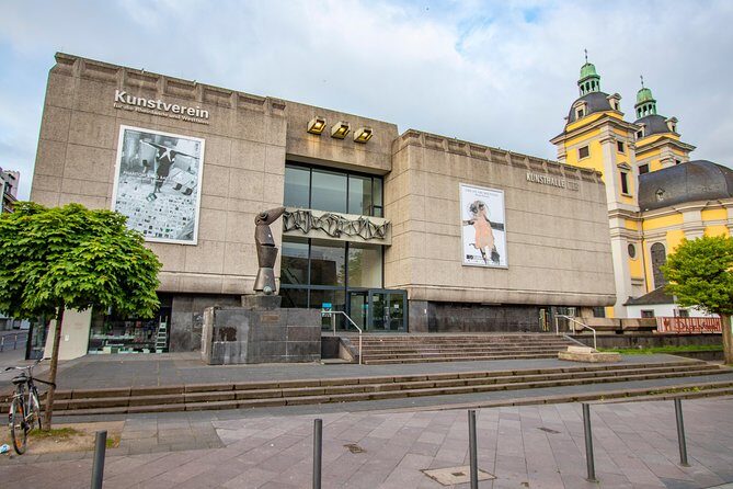 Explore Dusseldorf’s Art and Culture with a Local - Hofgarten and Kö-Bogen: Seeing Old Park Lines Up With New Design