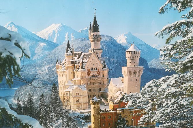 Express 6 tour from Munich to Neuschwasntein Castle - Train + Minibus Through the Alps: The Part People Actually Remember