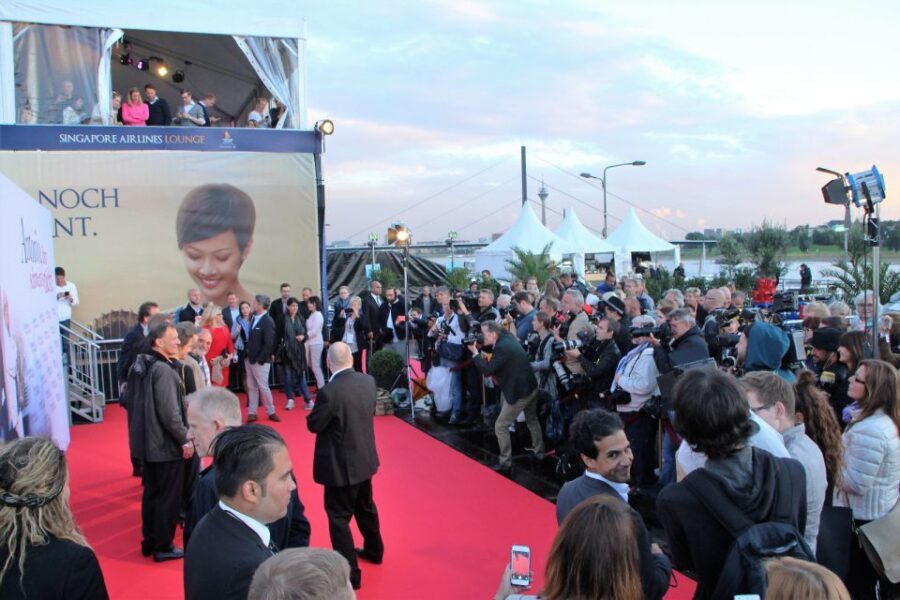 Filmtour Düsseldorf: From Hollywood to Netflix - Düsseldorf’s filming legends: Luise Rainer, Wim Wenders, and Harry Piel
